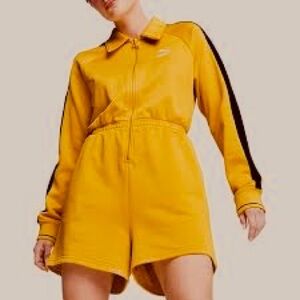 PUMA Jumper 🎾 Worn once for tennis photo shoot!